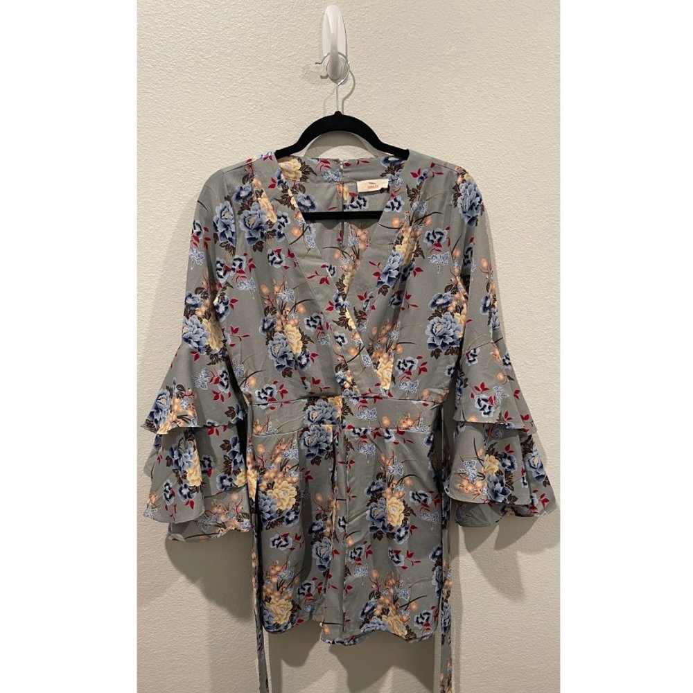 HUMMINGBIRD Floral Surplice Bell Sleeve Romper - Picture 4 of 9